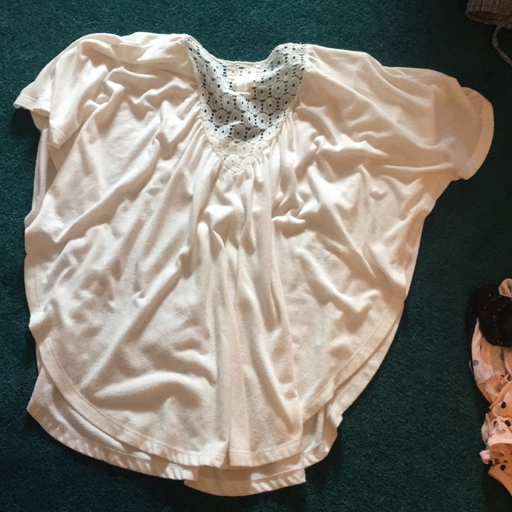 Cream Flowy Top! - Picture 3 of 3
